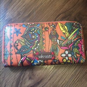 SakRoots full size zip around wallet.
